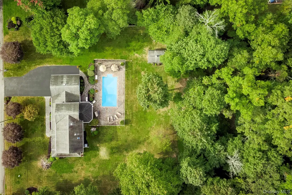 12 Canterbury Lane Suffern NY 10901