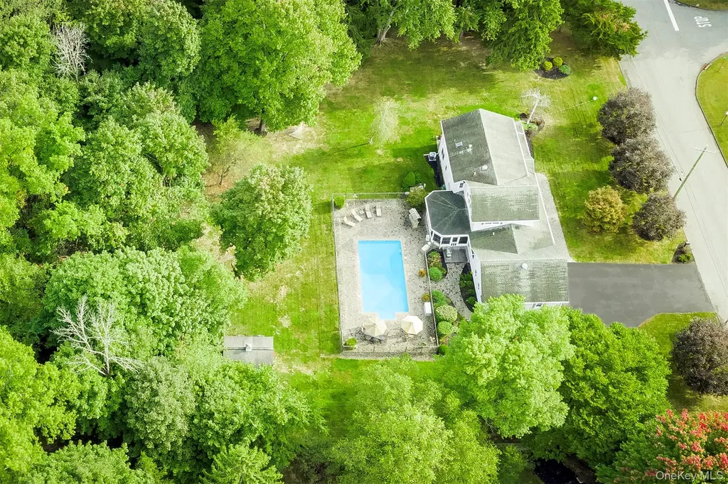 12 Canterbury Lane Suffern NY 10901