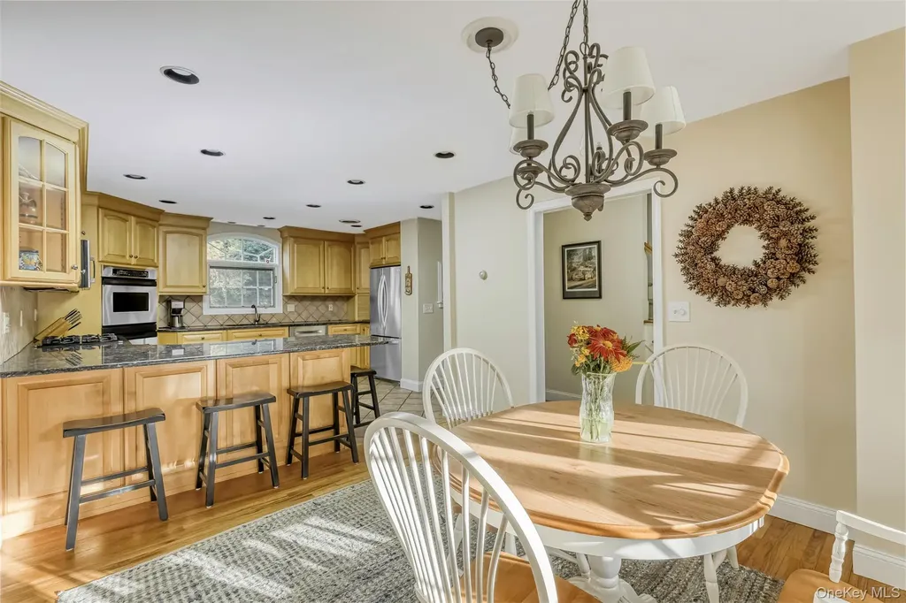 12 Canterbury Lane Suffern NY 10901