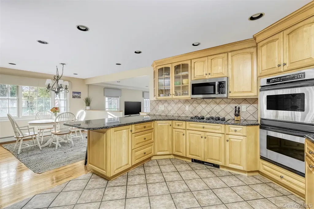 12 Canterbury Lane Suffern NY 10901