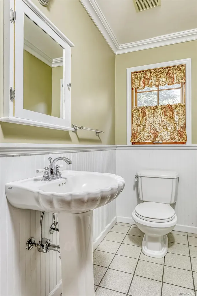 12 Canterbury Lane Suffern NY 10901