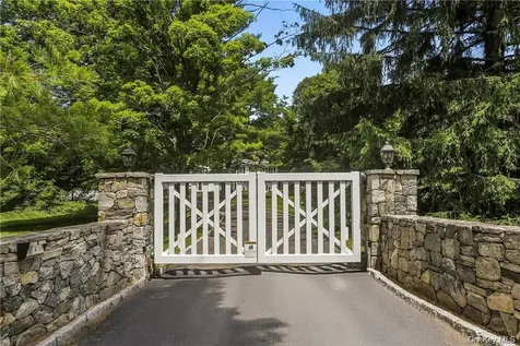 22 Long Meadow Road Bedford NY 10506