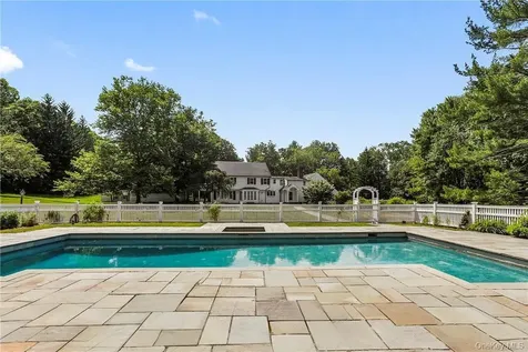 22 Long Meadow Road Bedford NY 10506