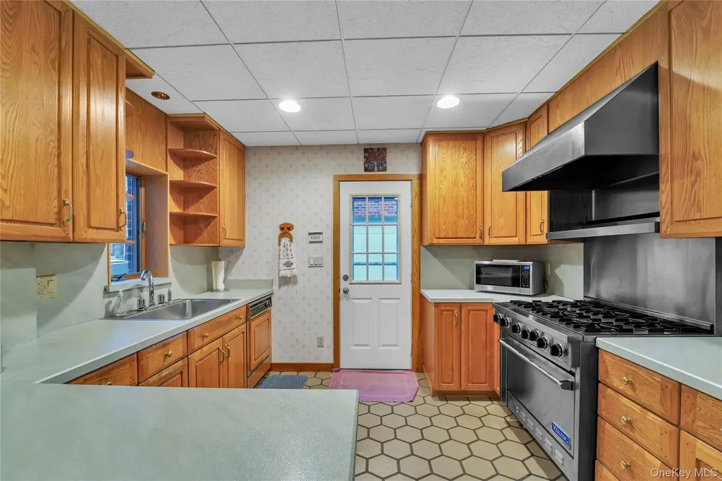3824 Fillmore Avenue Brooklyn NY 11234
