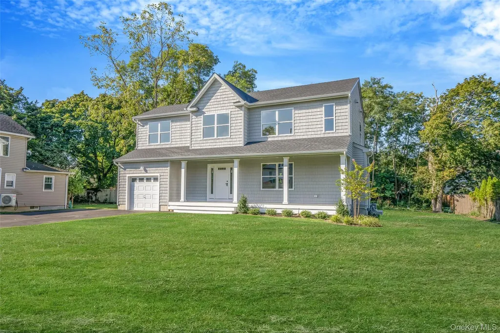 817 Pondview Road Riverhead NY 11901