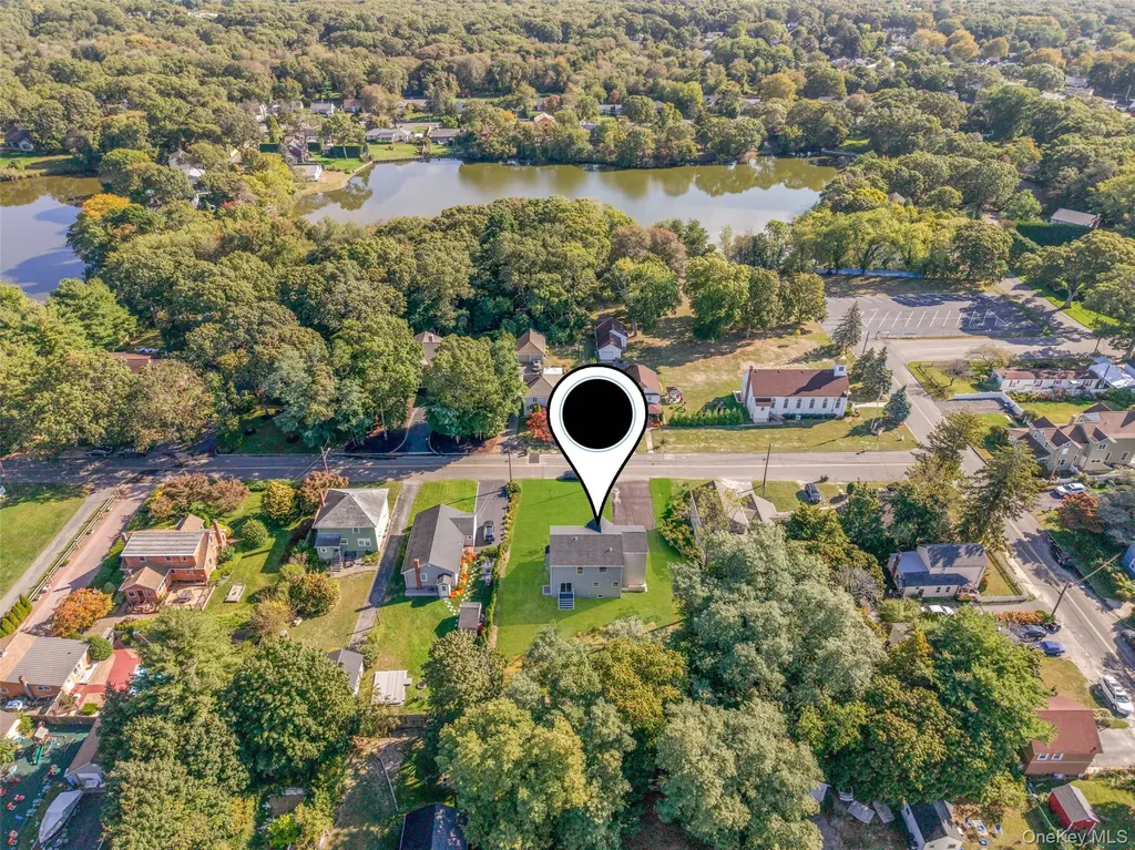817 Pondview Road Riverhead NY 11901