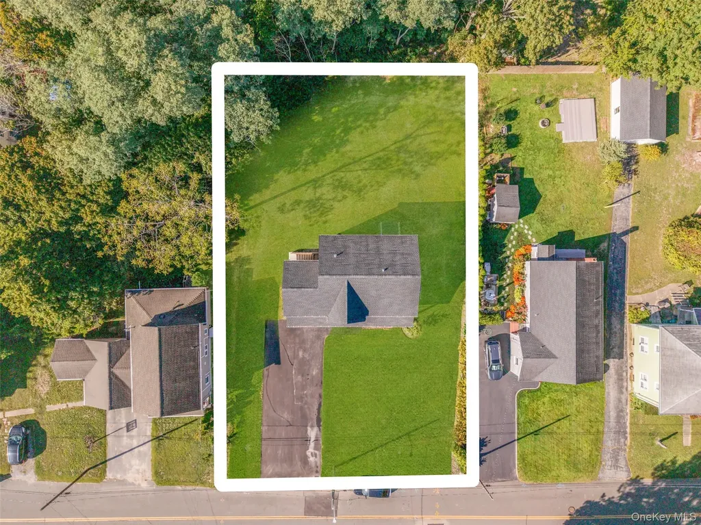 817 Pondview Road Riverhead NY 11901