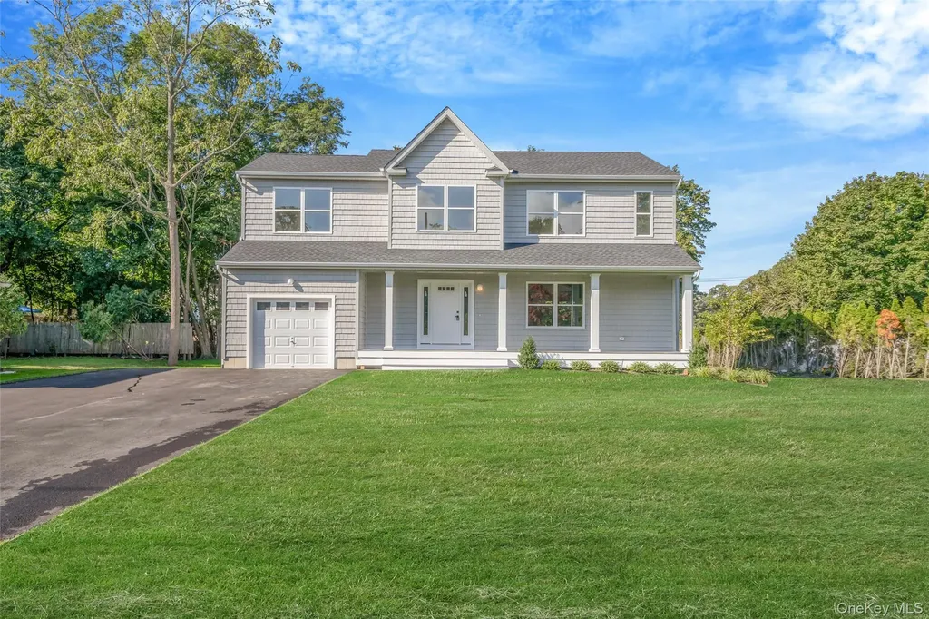 817 Pondview Road Riverhead NY 11901