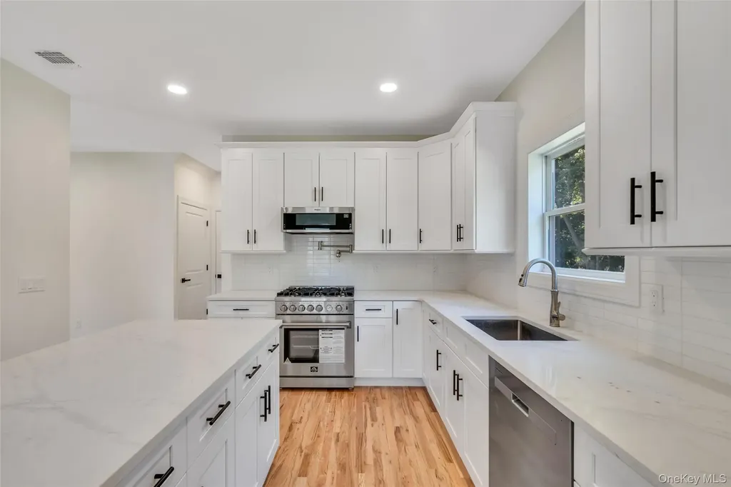 817 Pondview Road Riverhead NY 11901
