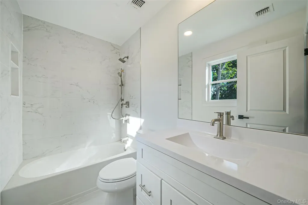 817 Pondview Road Riverhead NY 11901
