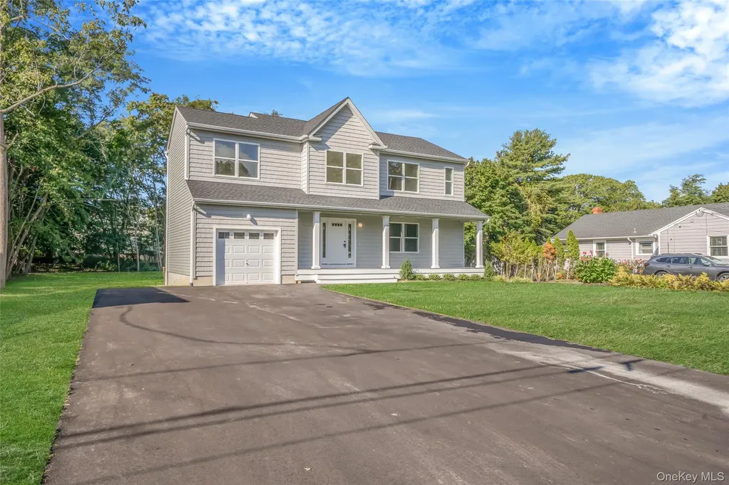 817 Pondview Road Riverhead NY 11901