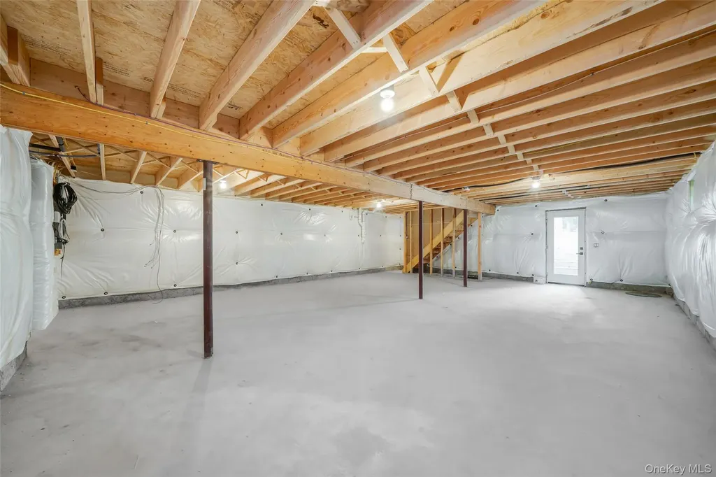 817 Pondview Road Riverhead NY 11901