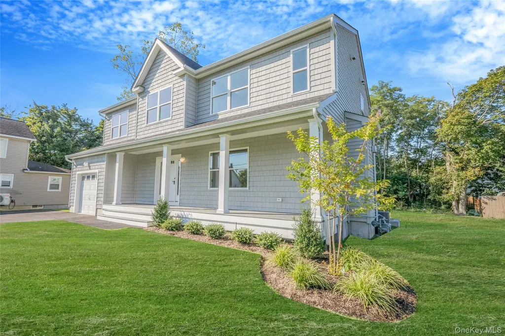 817 Pondview Road Riverhead NY 11901
