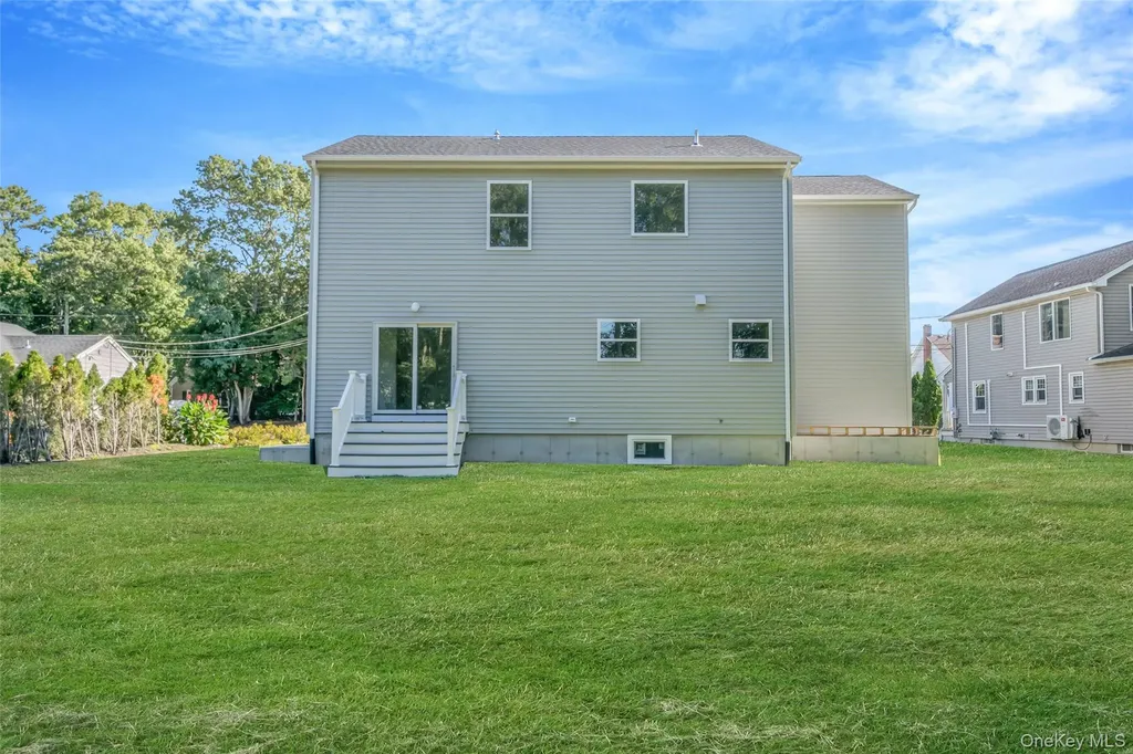 817 Pondview Road Riverhead NY 11901
