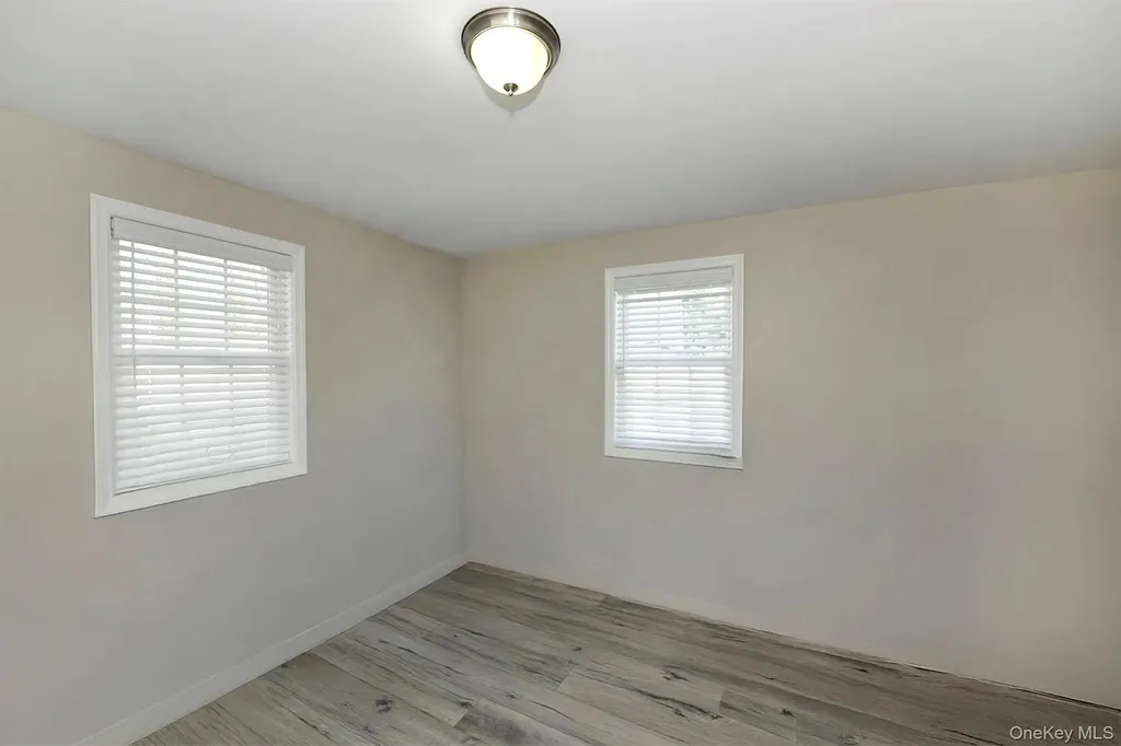 53 Clay Lane Levittown NY 11756