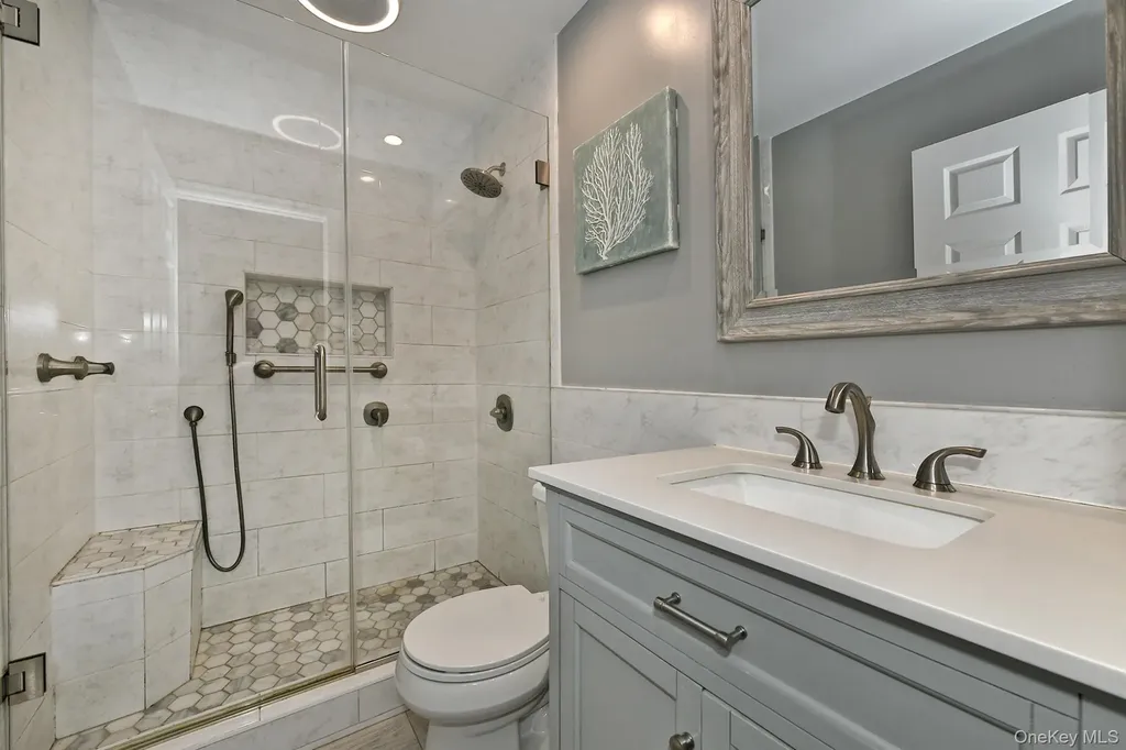 53 Clay Lane Levittown NY 11756