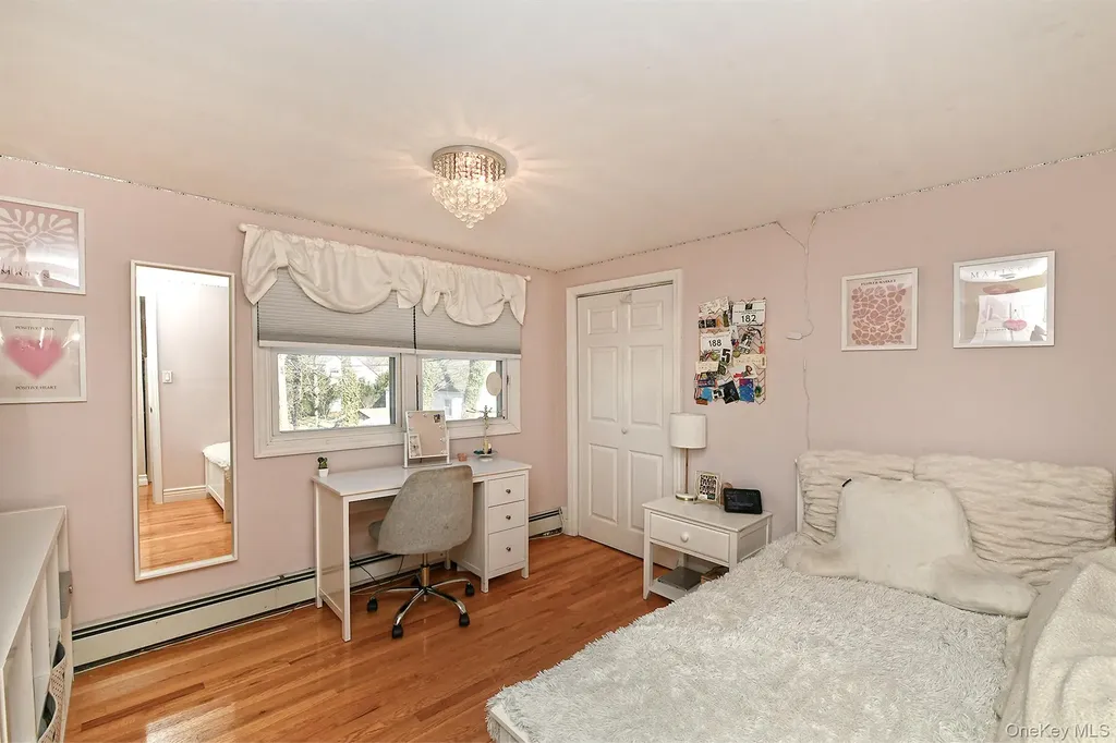 53 Clay Lane Levittown NY 11756