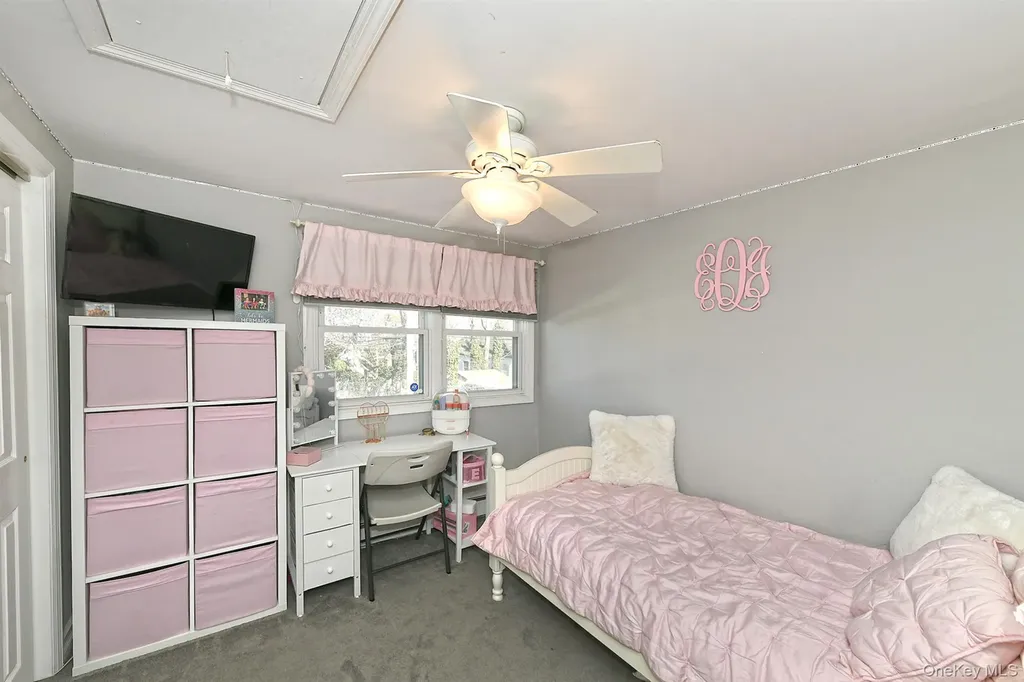 53 Clay Lane Levittown NY 11756