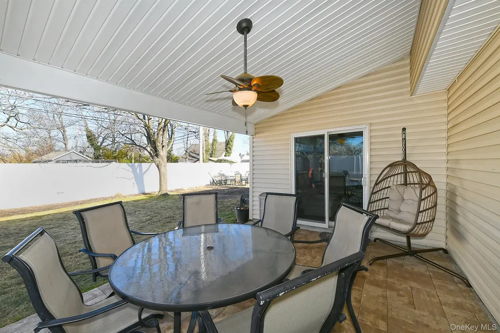 53 Clay Lane Levittown NY 11756