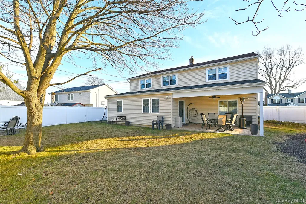 53 Clay Lane Levittown NY 11756