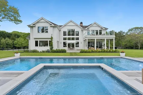 4 Heatherwood Lane Quogue NY 11959