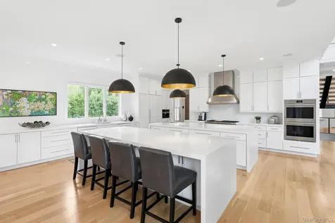 4 Heatherwood Lane Quogue NY 11959