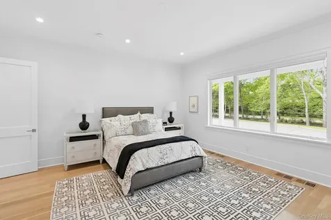 4 Heatherwood Lane Quogue NY 11959