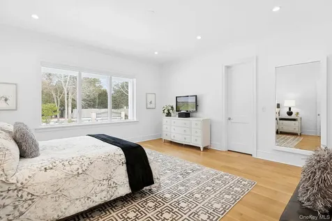 4 Heatherwood Lane Quogue NY 11959