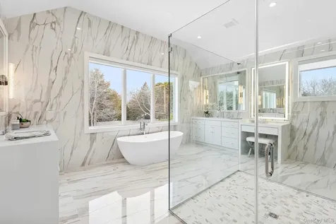 4 Heatherwood Lane Quogue NY 11959
