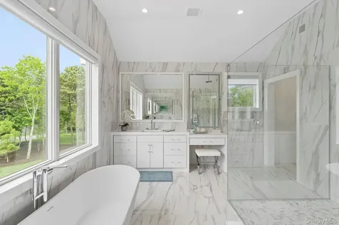 4 Heatherwood Lane Quogue NY 11959