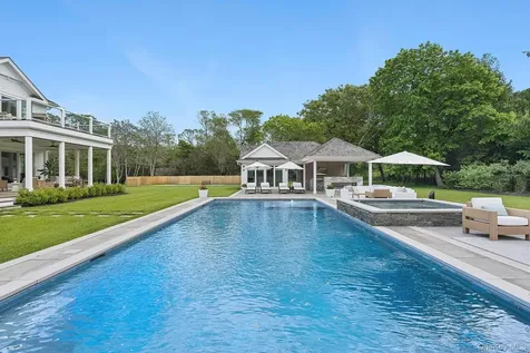 4 Heatherwood Lane Quogue NY 11959