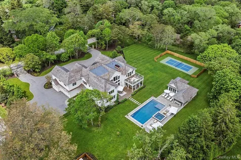 4 Heatherwood Lane Quogue NY 11959