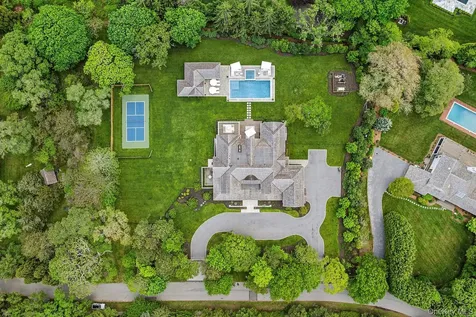 4 Heatherwood Lane Quogue NY 11959