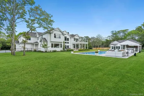 4 Heatherwood Lane Quogue NY 11959