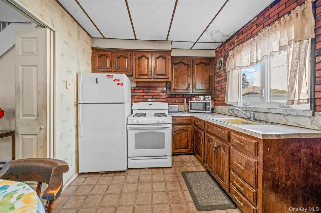 4409 Avenue M Brooklyn NY 11234