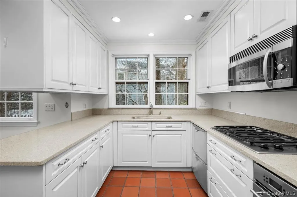 2 Homer Avenue Larchmont NY 10538