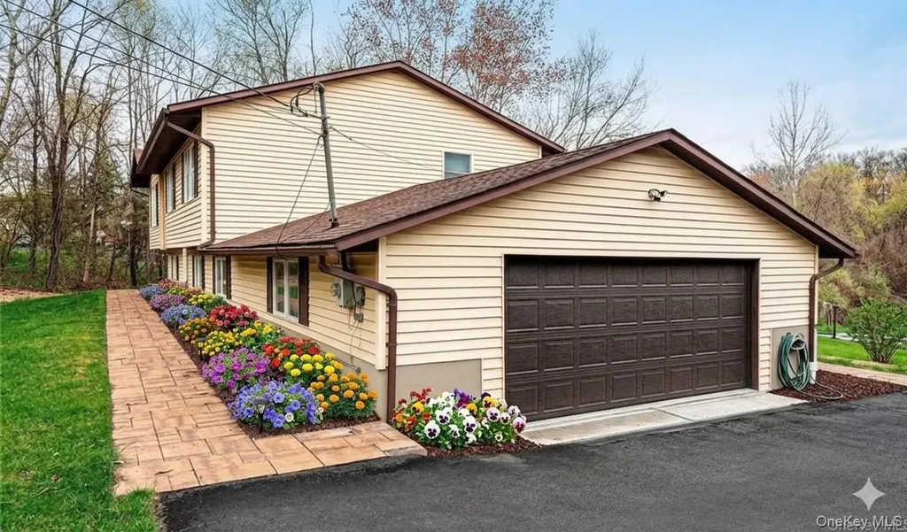 26 Waterbury Road Warwick NY 10990