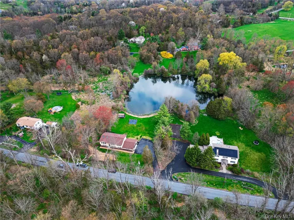 26 Waterbury Road Warwick NY 10990