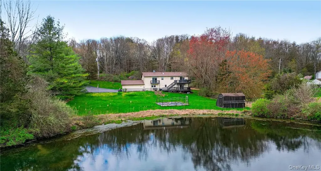 26 Waterbury Road Warwick NY 10990