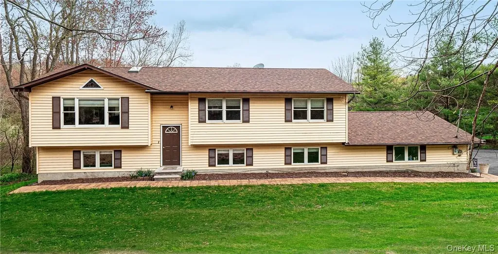 26 Waterbury Road Warwick NY 10990