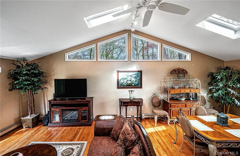 26 Waterbury Road Warwick NY 10990