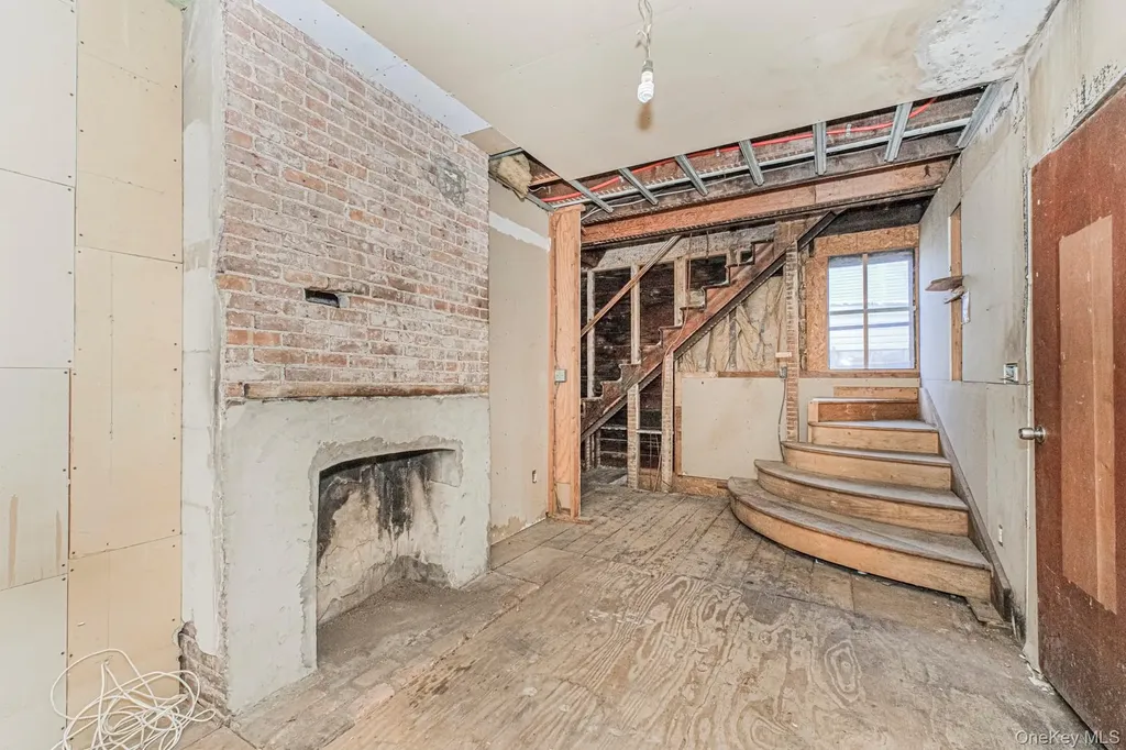 102 Wright Street Staten Island NY 10304