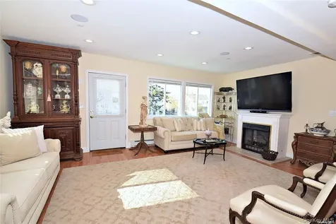 3434 Colony Drive Baldwin NY 11510