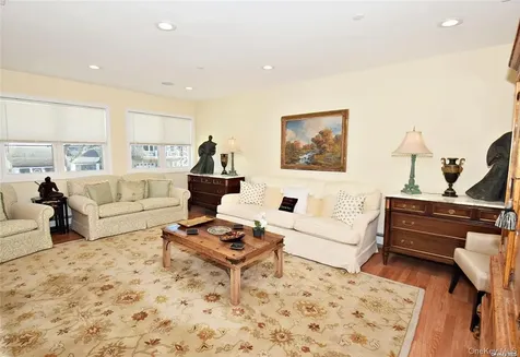 3434 Colony Drive Baldwin NY 11510