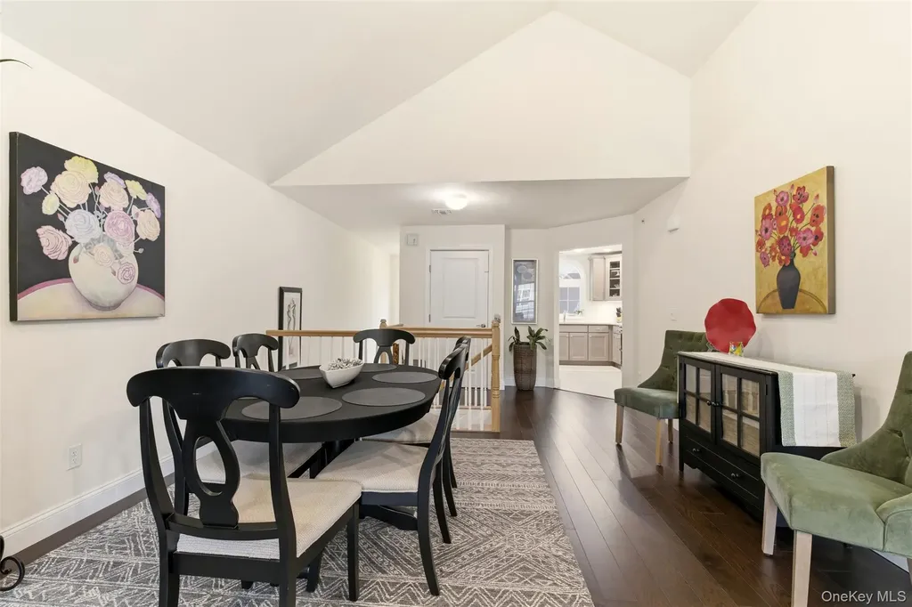 28 Steven Circle Dix Hills NY 11746