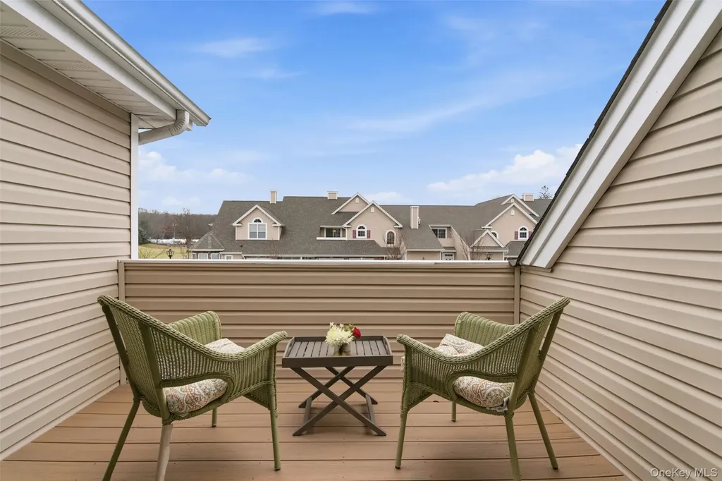 28 Steven Circle Dix Hills NY 11746