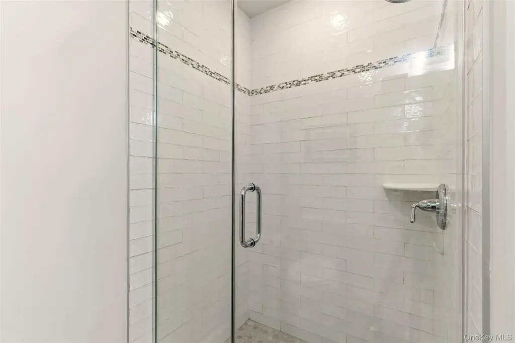 28 Steven Circle Dix Hills NY 11746