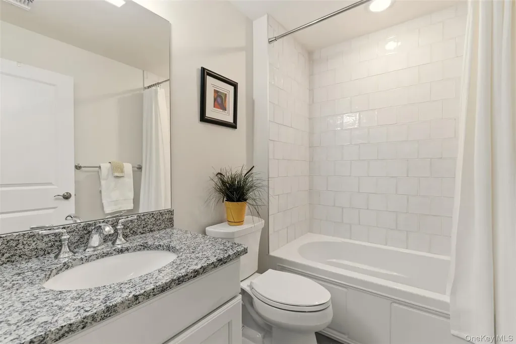 28 Steven Circle Dix Hills NY 11746