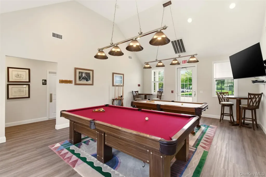 28 Steven Circle Dix Hills NY 11746