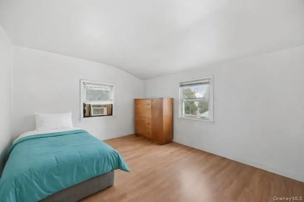 7 East Court Bethpage NY 11714